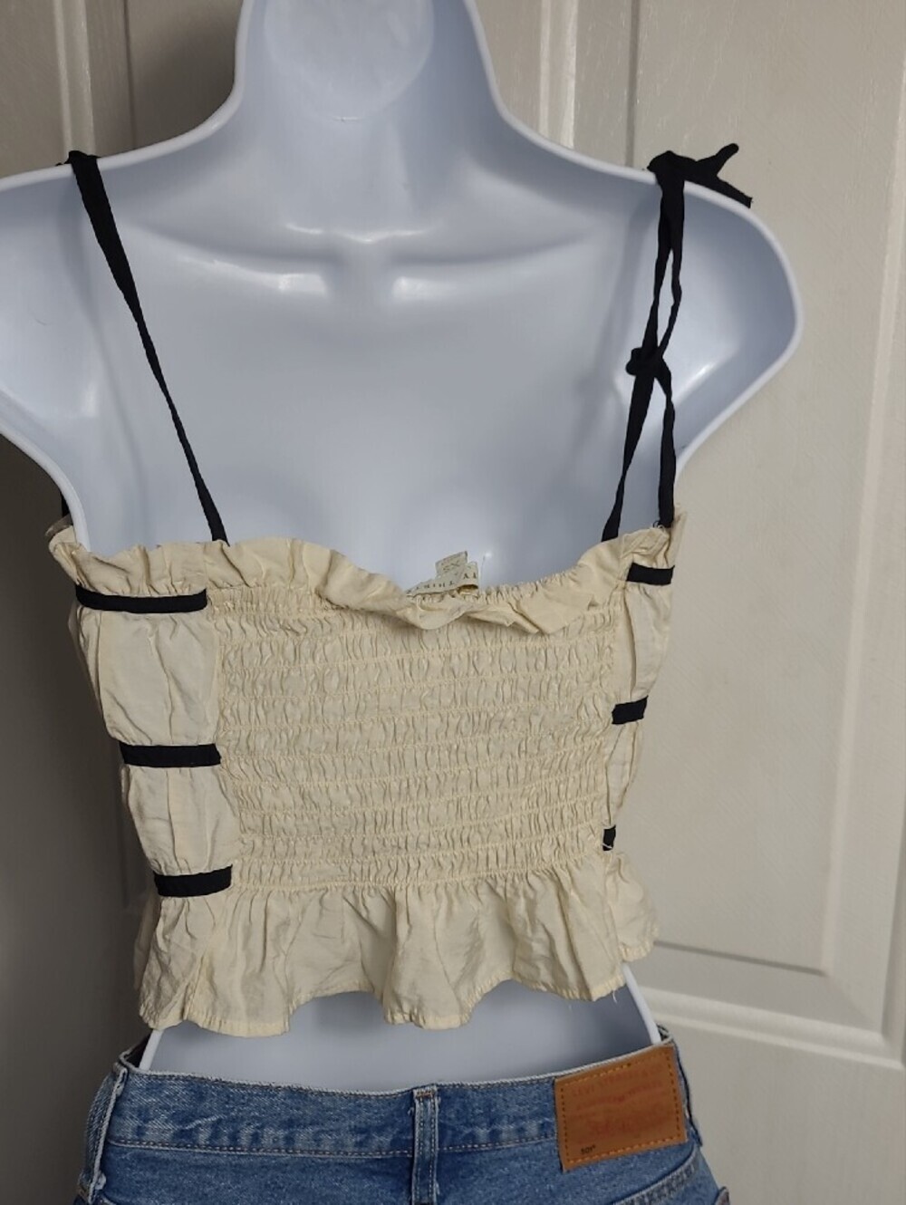 Beige Ruffle-Trim Tie-Front Cropped Camisole - Picture 5 of 11